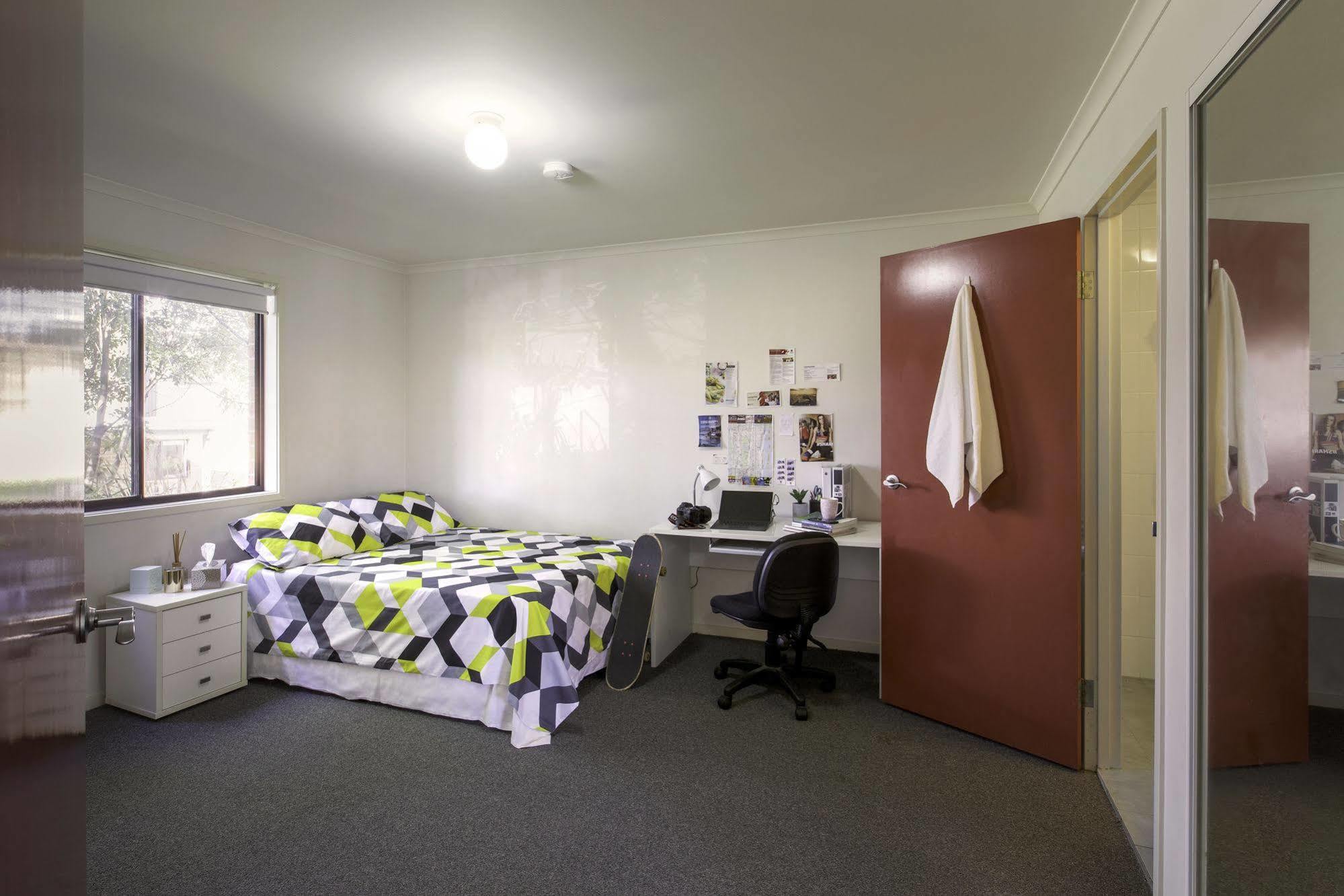 Macquarie University Village Сидней Экстерьер фото